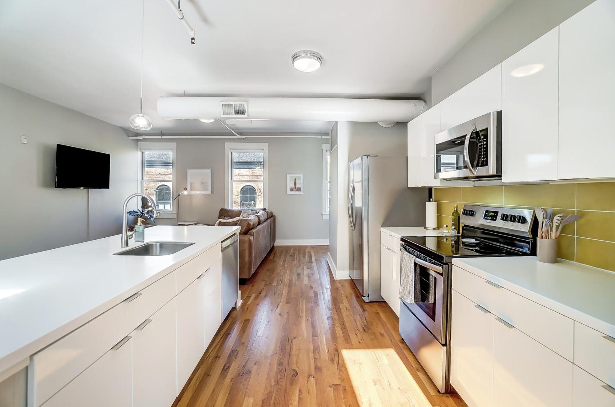Sunny Downtown Apartment, Walk To Washington Park! Cincinnati Buitenkant foto