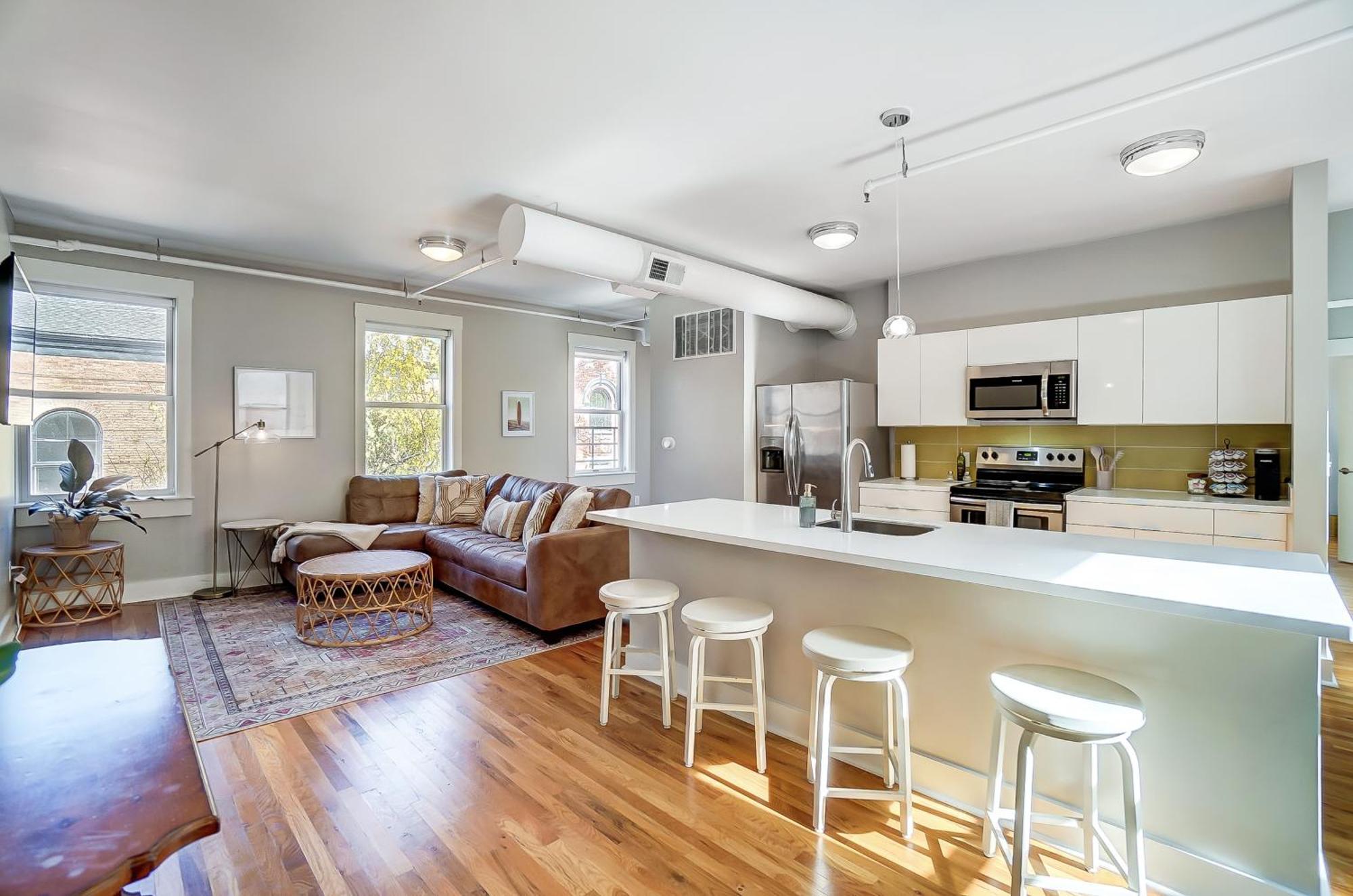 Sunny Downtown Apartment, Walk To Washington Park! Cincinnati Buitenkant foto