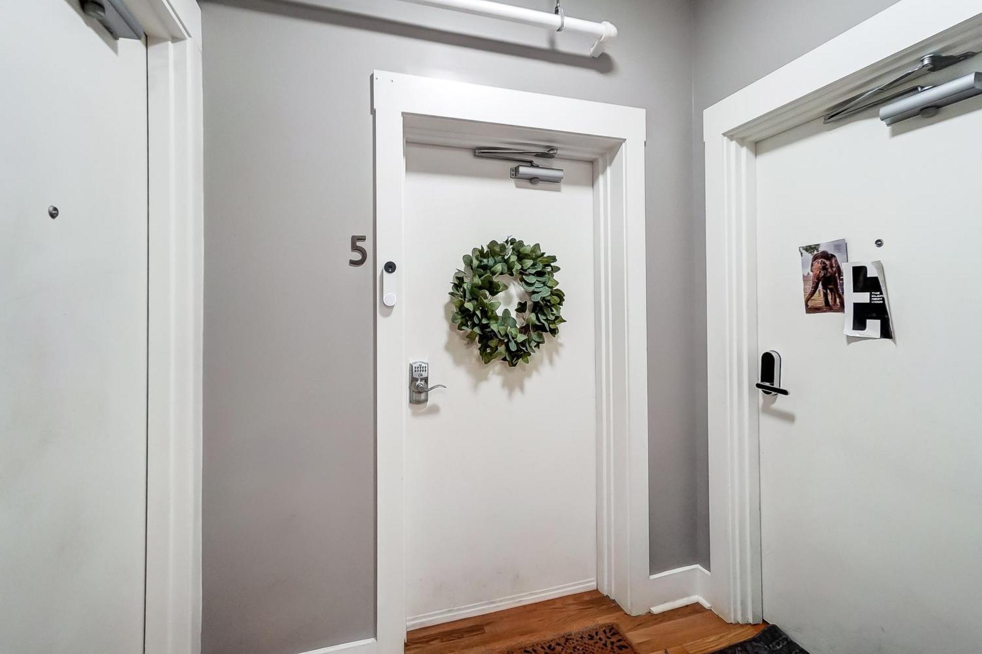 Sunny Downtown Apartment, Walk To Washington Park! Cincinnati Buitenkant foto